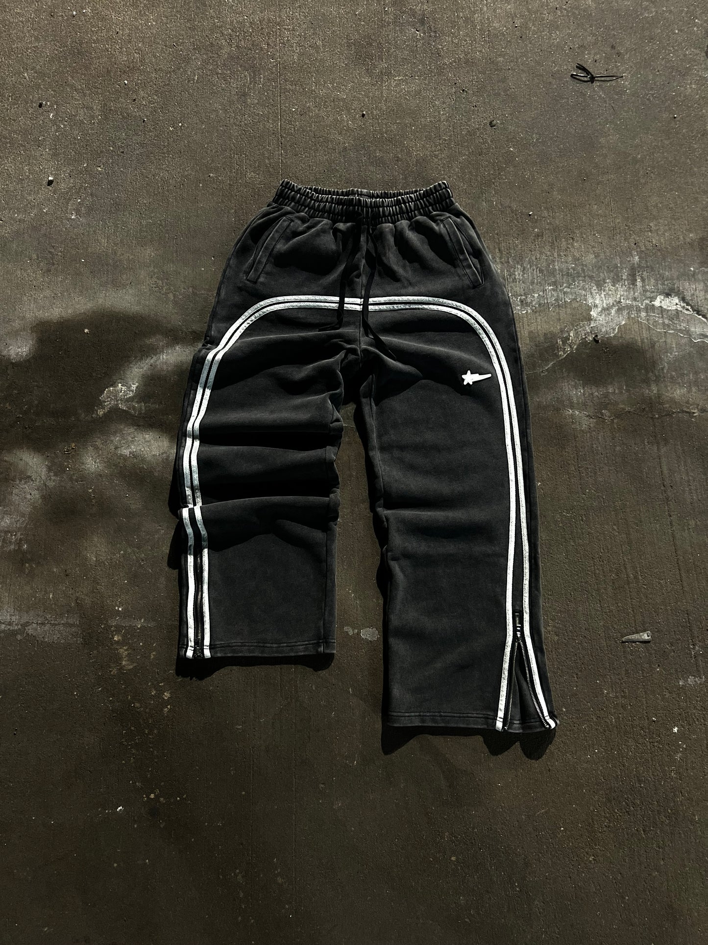 VINTAGE BLACK UNIFORM SWEATS